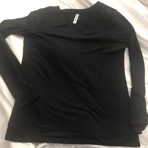 Long sleeve workout shirt
Moisture Wicking
4-Way Stretch NWT